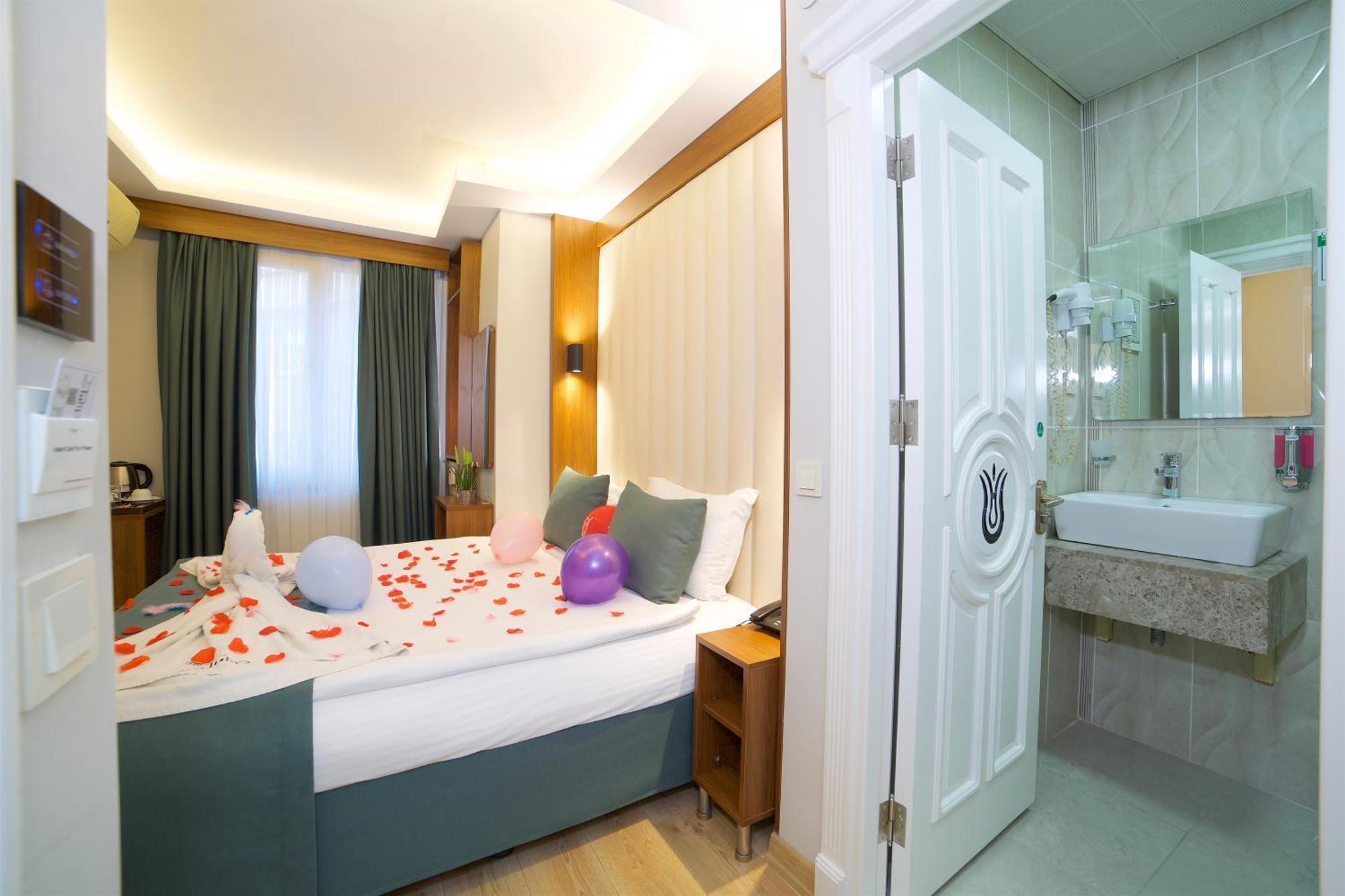 Hotel Black Tulip Istanbul Bagian luar foto